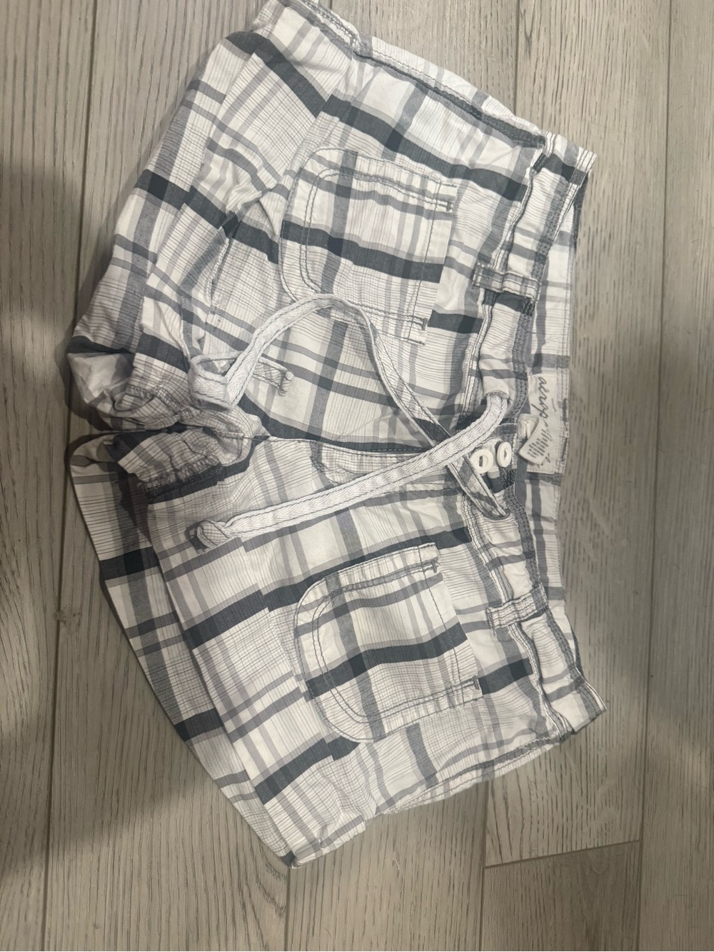 Aeropostale White and Gray Plaid Drawstring Women's Shorts size 5/6